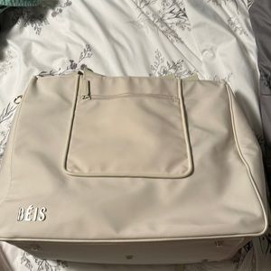 Beis East to west tote